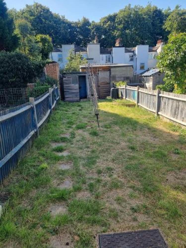 Gillingham Retreat - Spacious 4 Bedroom House