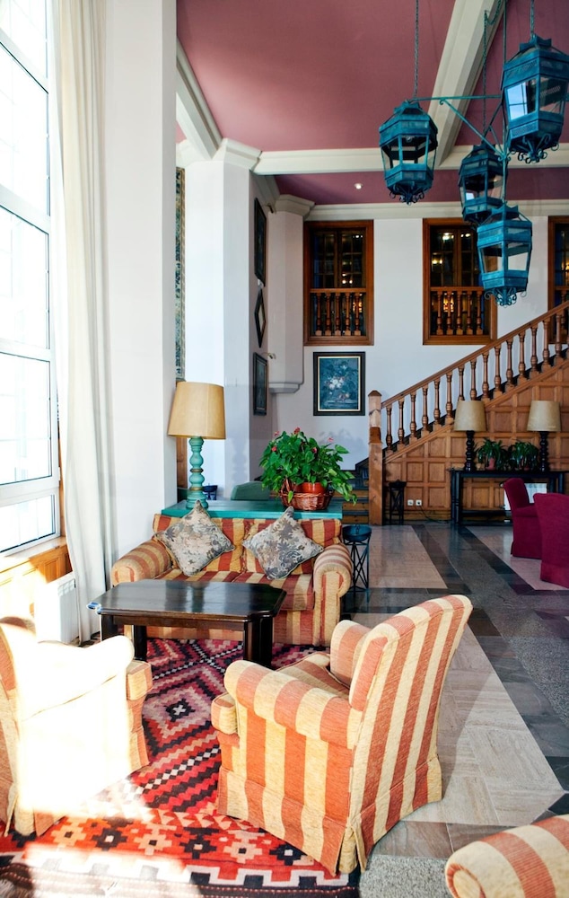 Monachil Vacations - Aparthotel Trevenque - Property Image 7