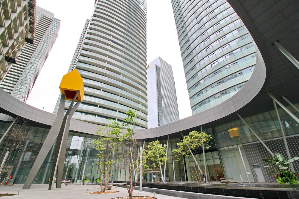 High-Rise Junior 2Br Condo downtown - Image 1