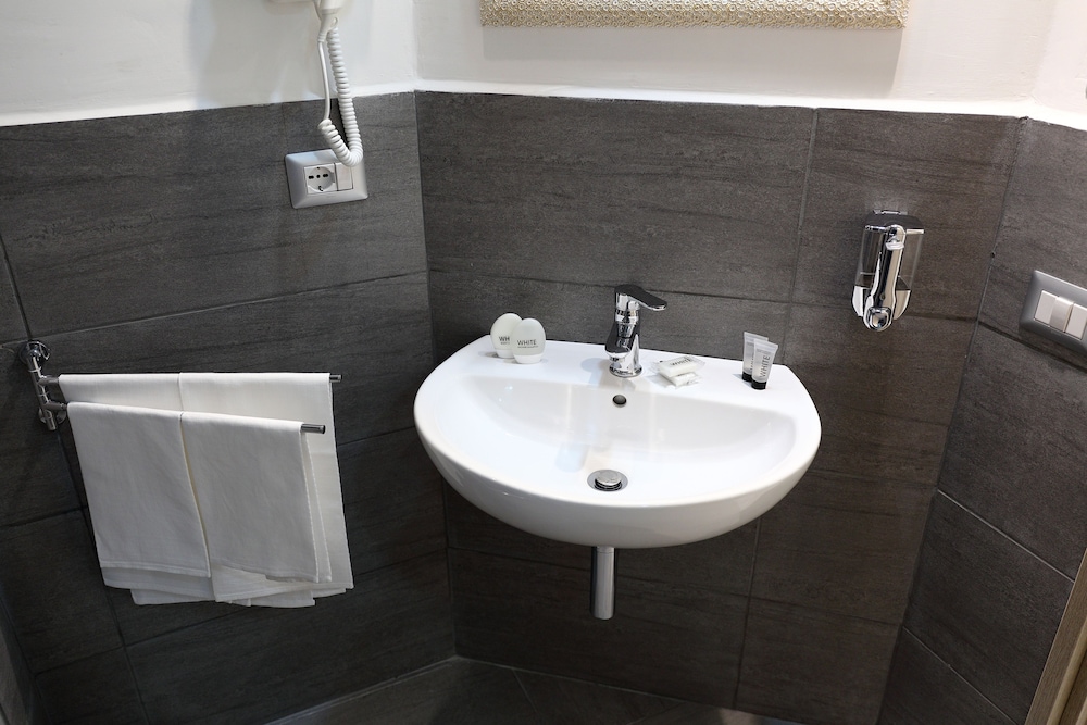 Mirko Luxury Inn