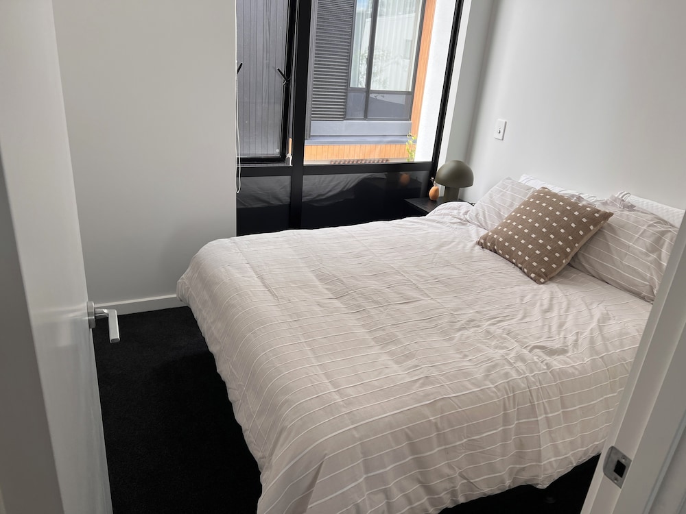 Stylish 2 bedrooms townhouse in Central