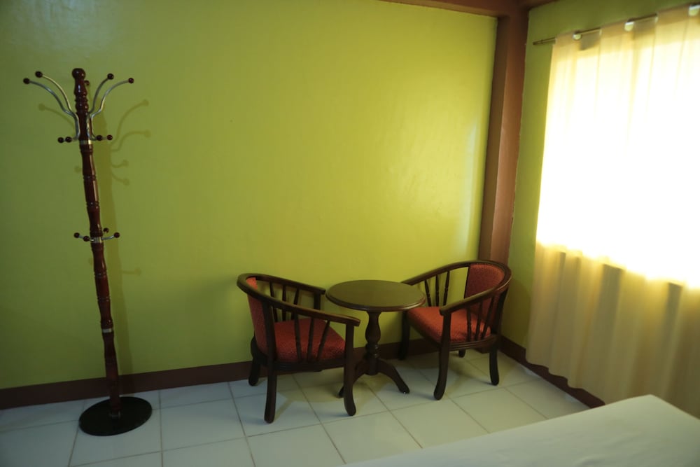 Centillo Travellers Inn