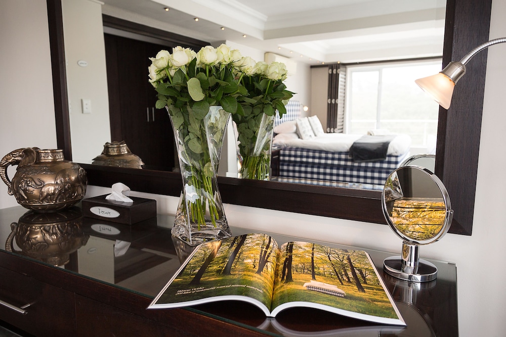 Head over Hills Luxury Retreat