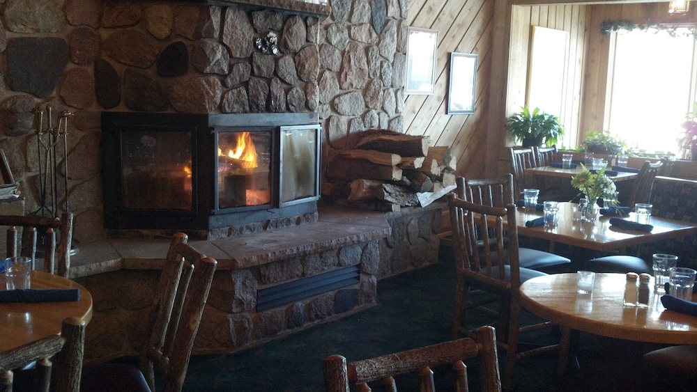 Lakewoods Resort & Lodge