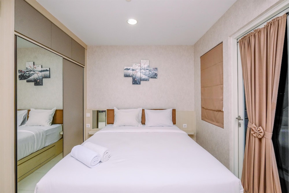 Cozy 1BR at Sentul Tower Apartment