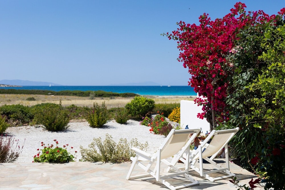 Angali HM Quiet 3 Bdrm Home on the Beach
