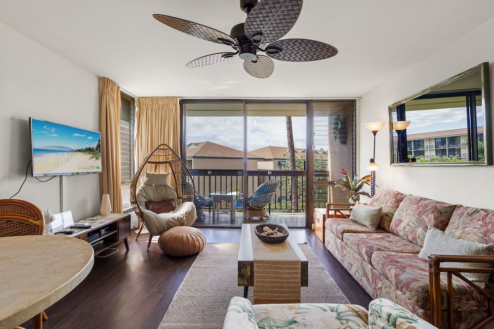 Maui Vista 2-301 - Modern and Bright Renovation in Building 2, No Carpet, AC!
