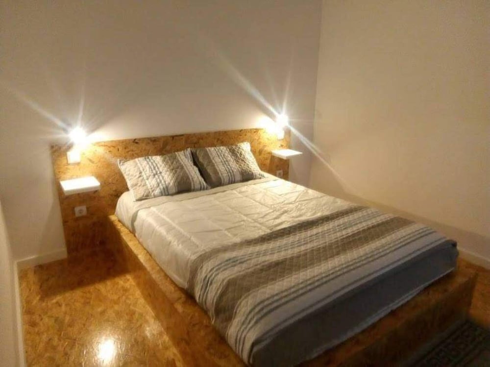 Villa - Sleeps 4 & Free Parking view 2