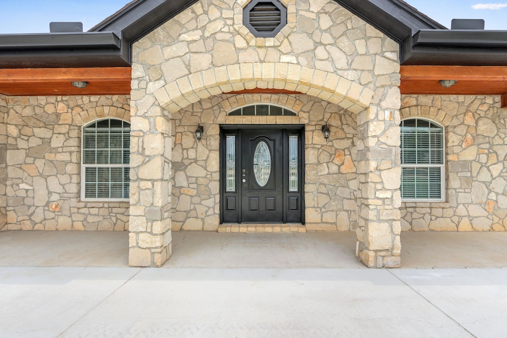 6A Ranch Luxury Meets Country!