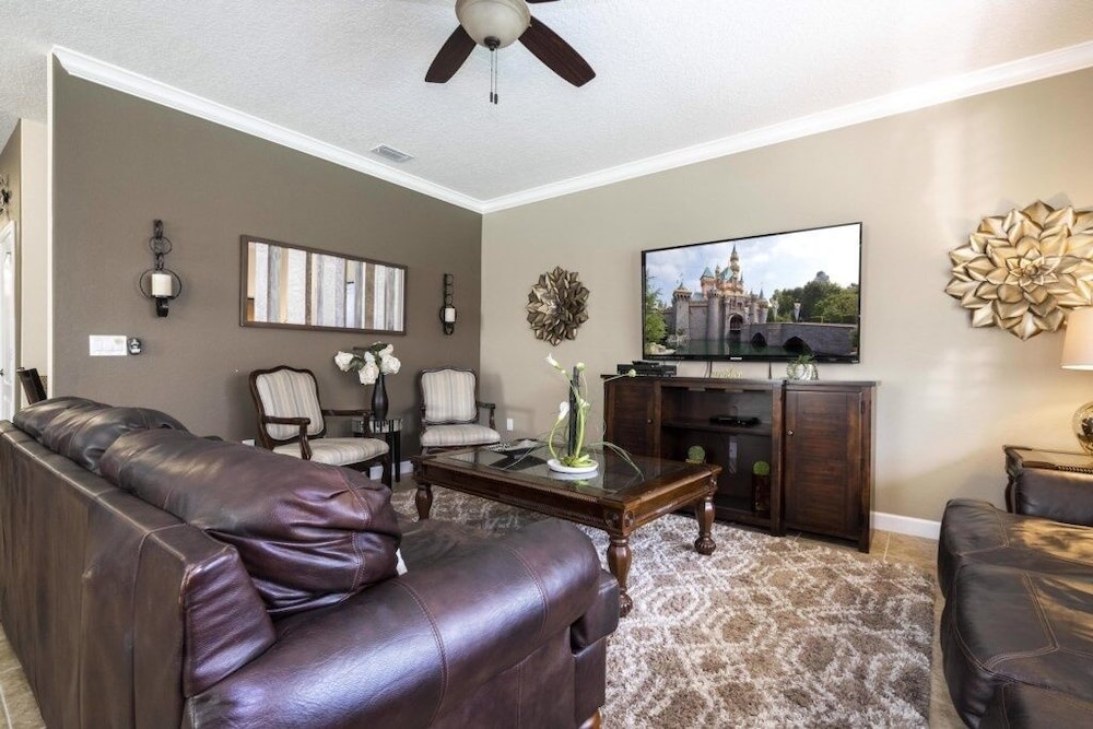 Family Pool Home Near Disney!! Modern Decor, Bbq ,resort W/ Tons Of Amenities! 6 Bedroom Home