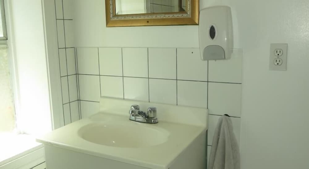 C&N Backpackers Hostel - Vancouver