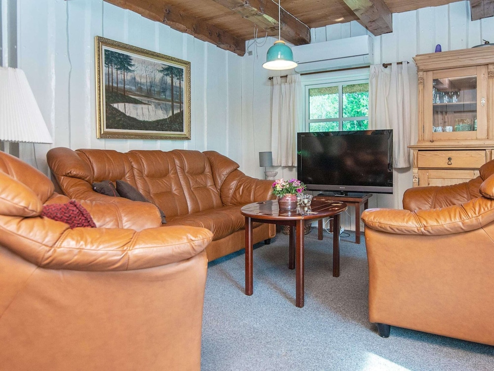 7 Person Holiday Home in Romo view 4
