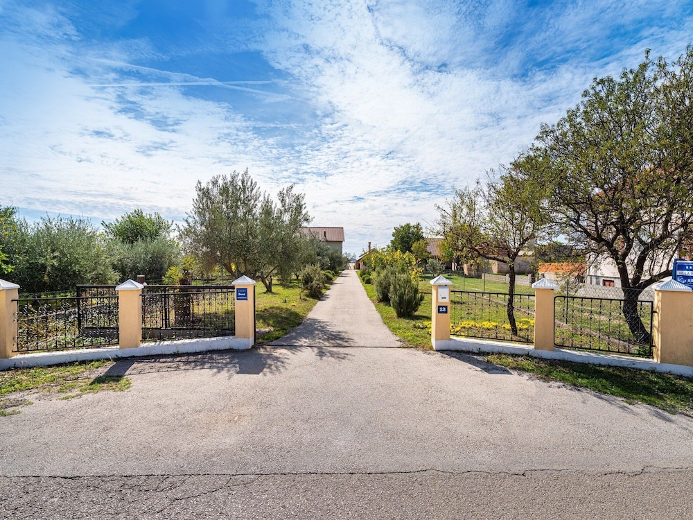 Holiday Home Villa Vesna Lux