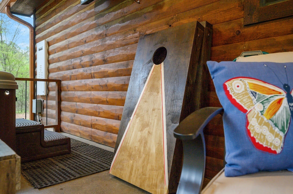Sugar Mama Cabin for 10!