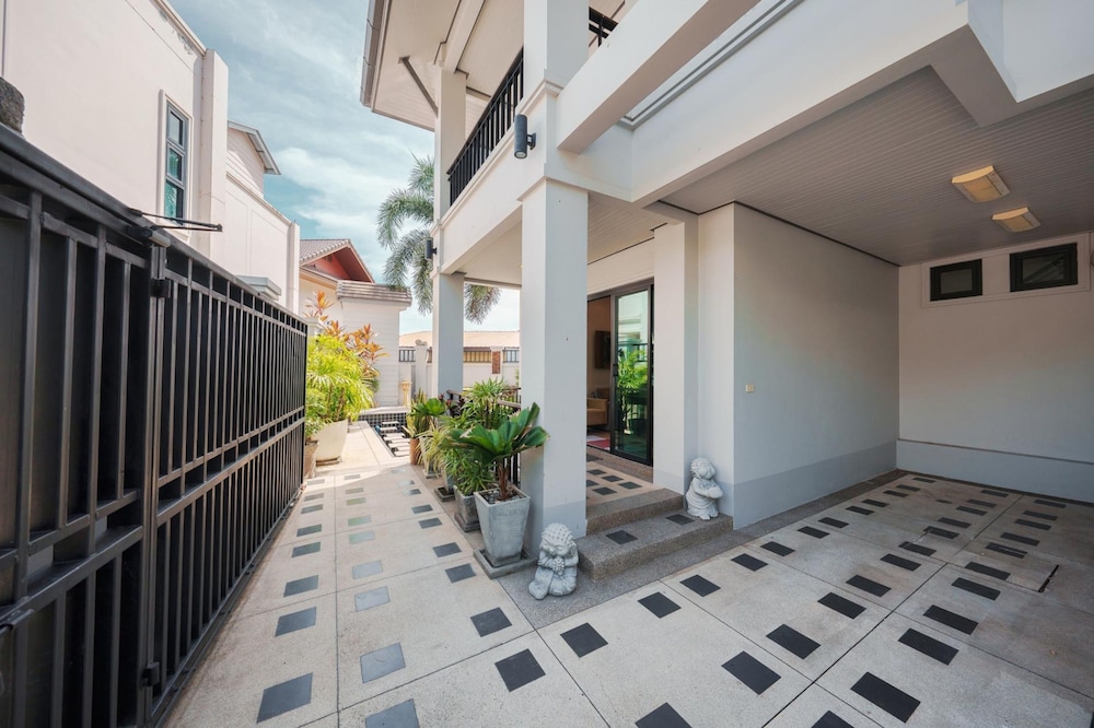 Patak 3 Bedroom Private Pool Villa