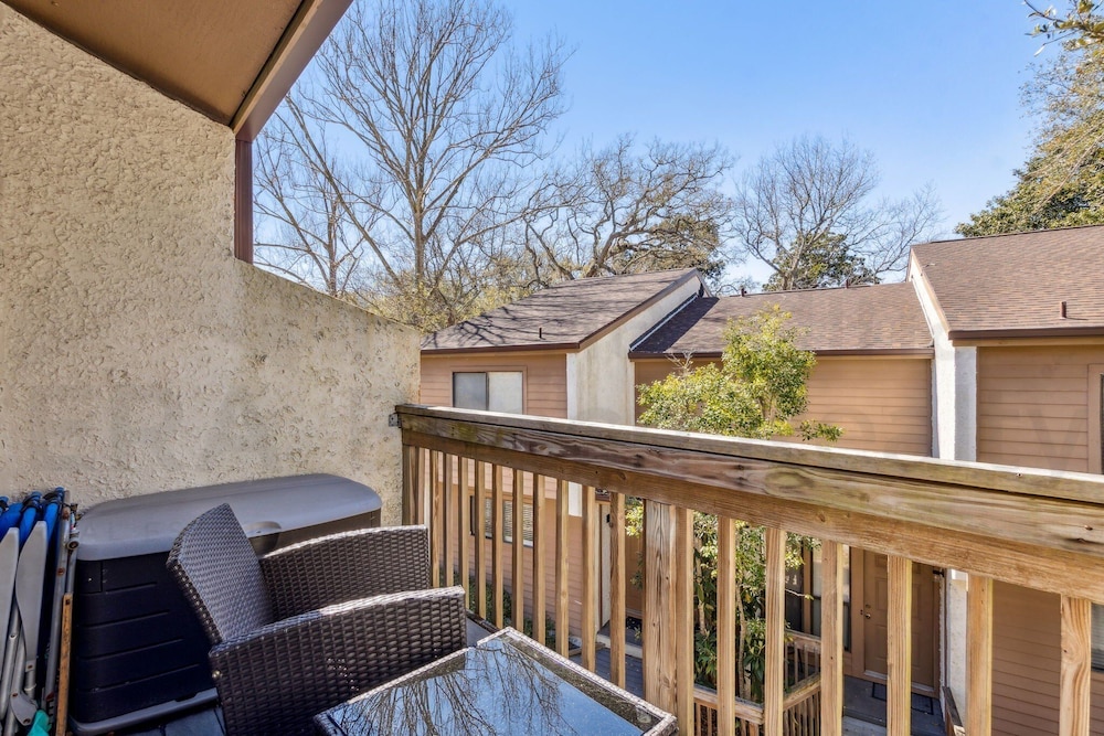2585 Forest Ridge 2 Bedroom Condo