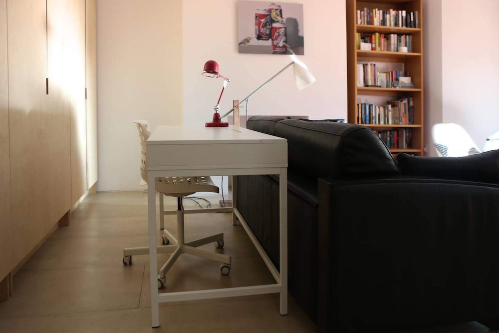 Stylish, Bright Apartment w/ Private Garden
