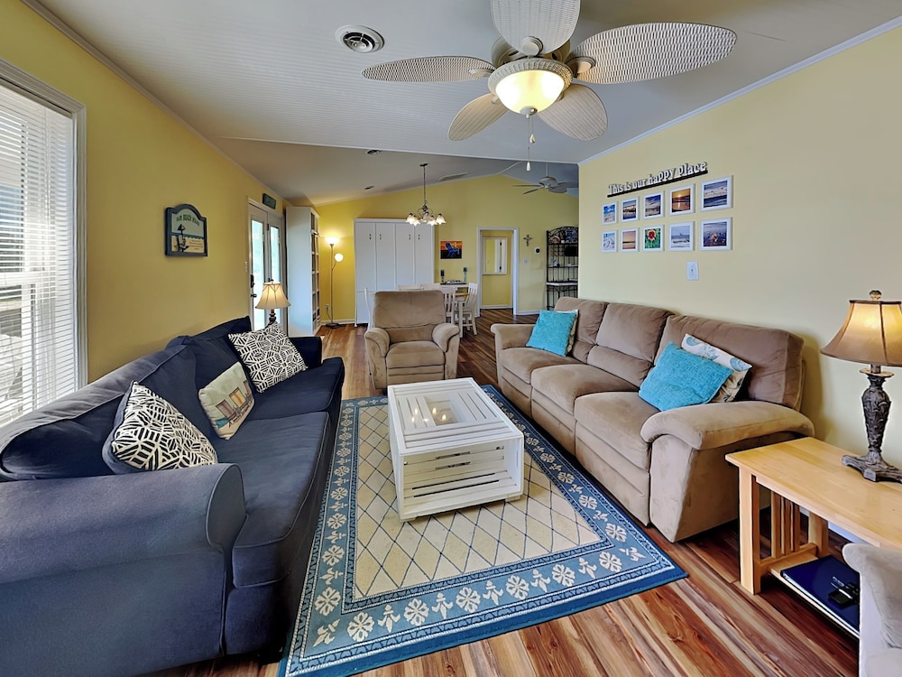 Bella Beach House by Topsail Realty