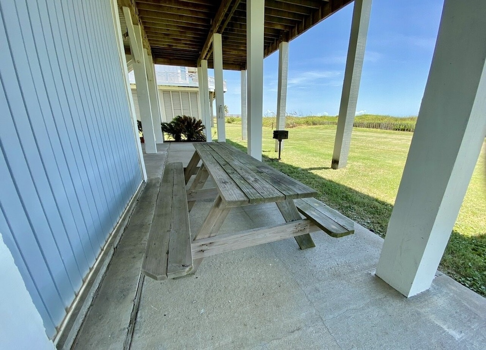 Serendipity Shore 3 Bedroom Home by RedAwning view 4