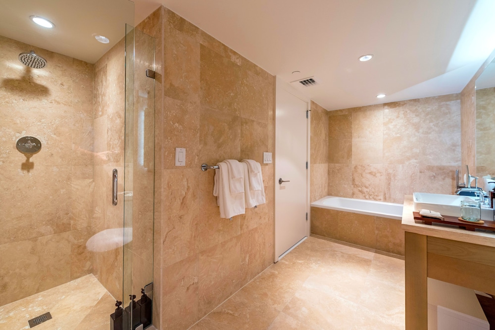 Luxury Vacation Rentals at 1 Hotel & Homes by LRMB