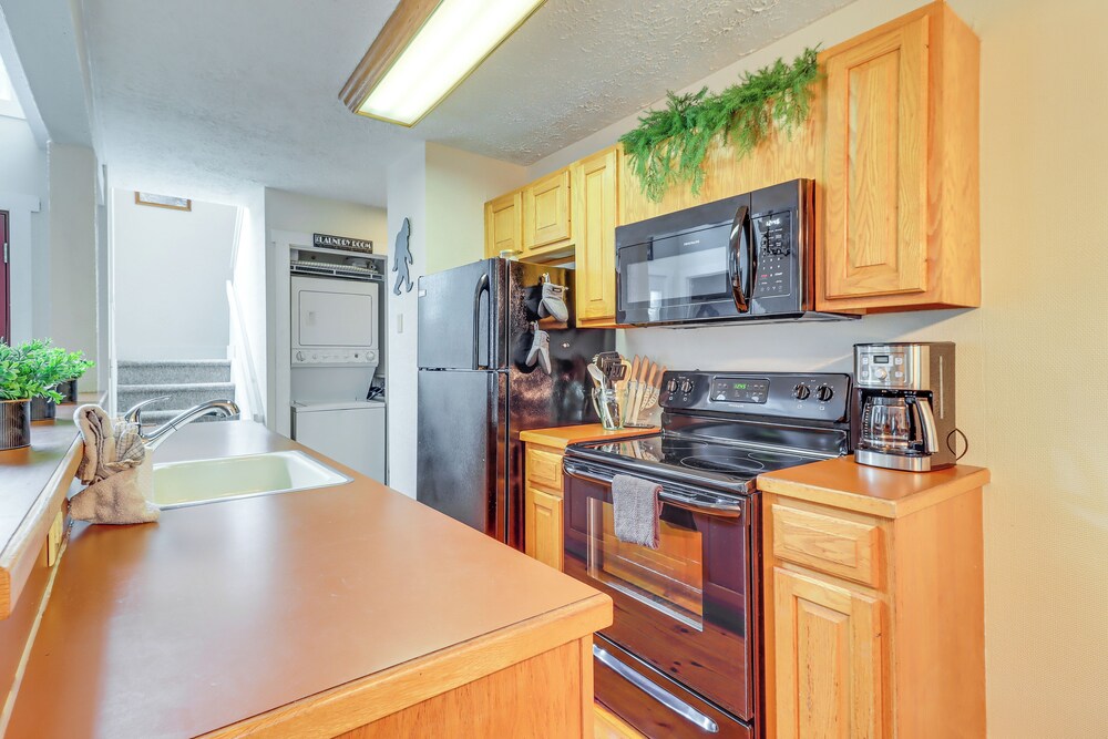 Steps to Jack Frost Ski Resort: Townhome w/ Decks