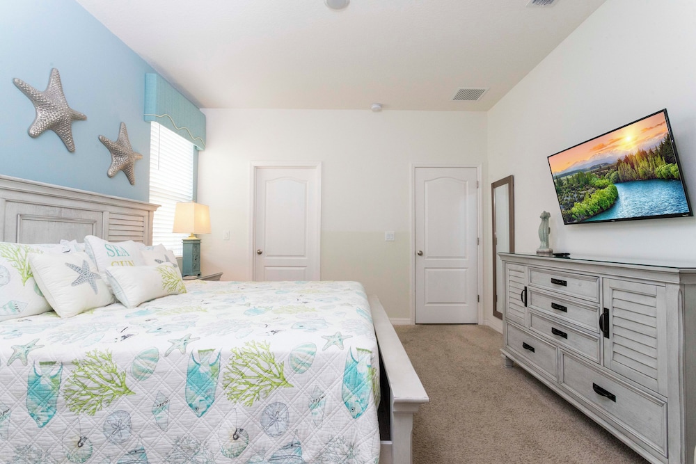 Marvelous 7 Bd w/ Pool Close to Disney @ Solterra 6086