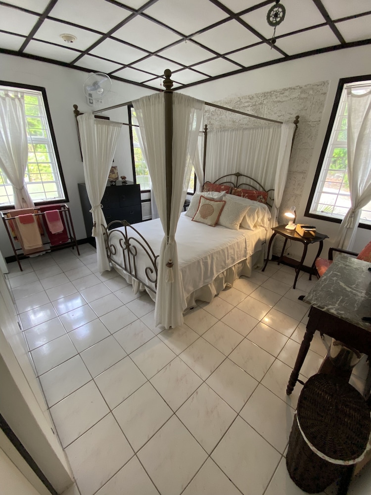 Barbados Chi Guest House