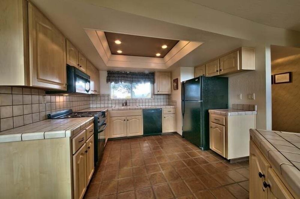 1673 Venice Drive 4 Bedroom Home