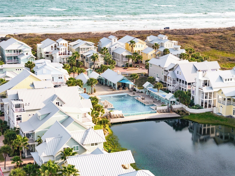 The Pool House 315 HI