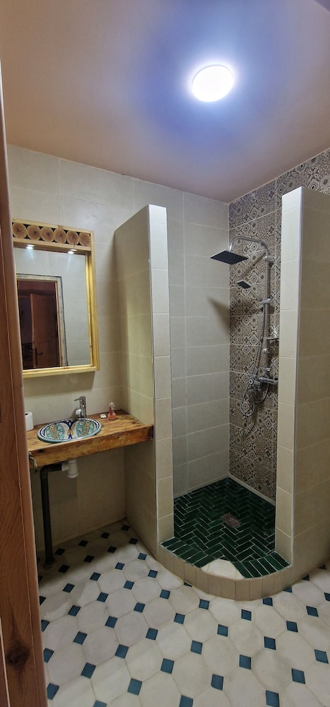 Hiking nomads guesthouse
