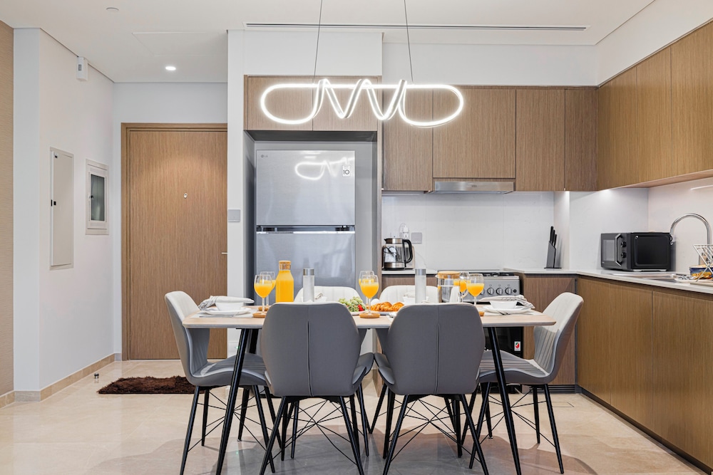 Grande Suites by Hostiva - Burj View