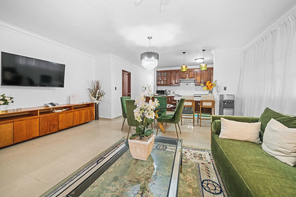 COZY ELEGANT 2BR SPACE