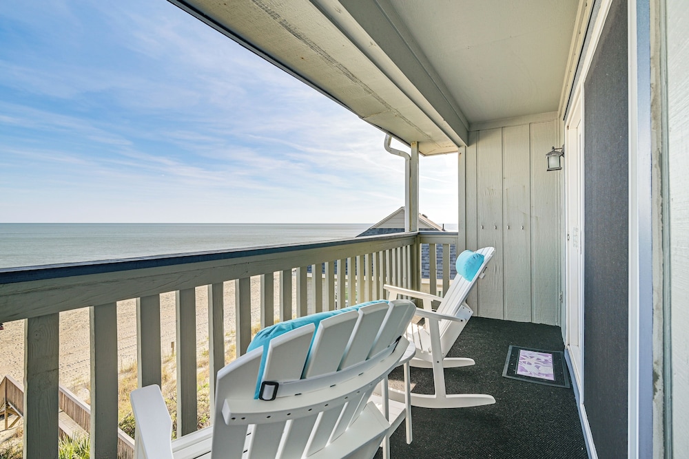 Oceanfront Condo w/ Pool Access in Surfside Beach!