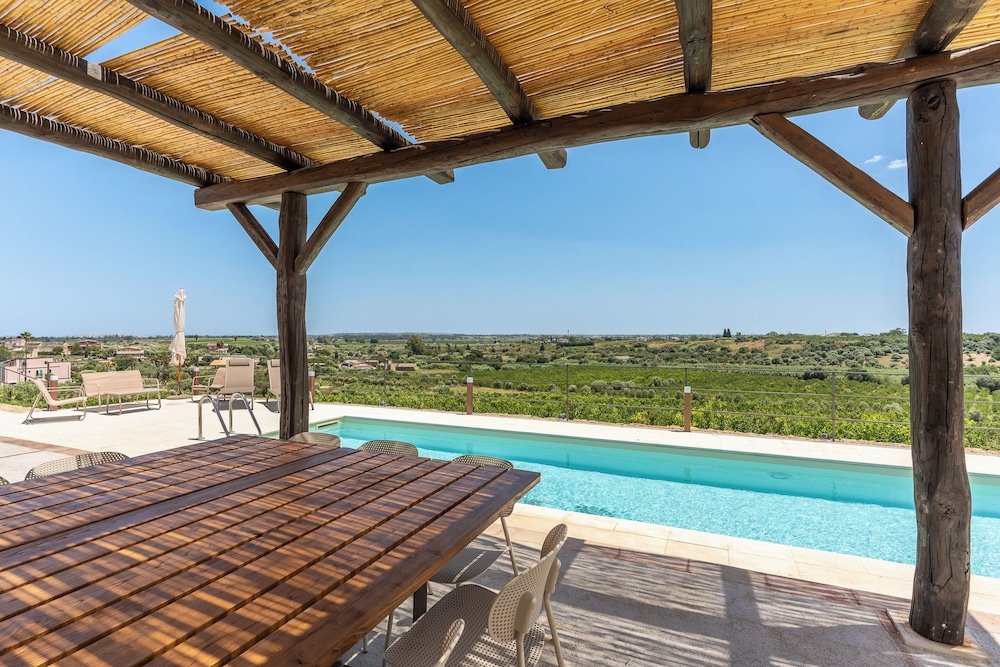Villa Frescura con Piscina by Wonderful Italy
