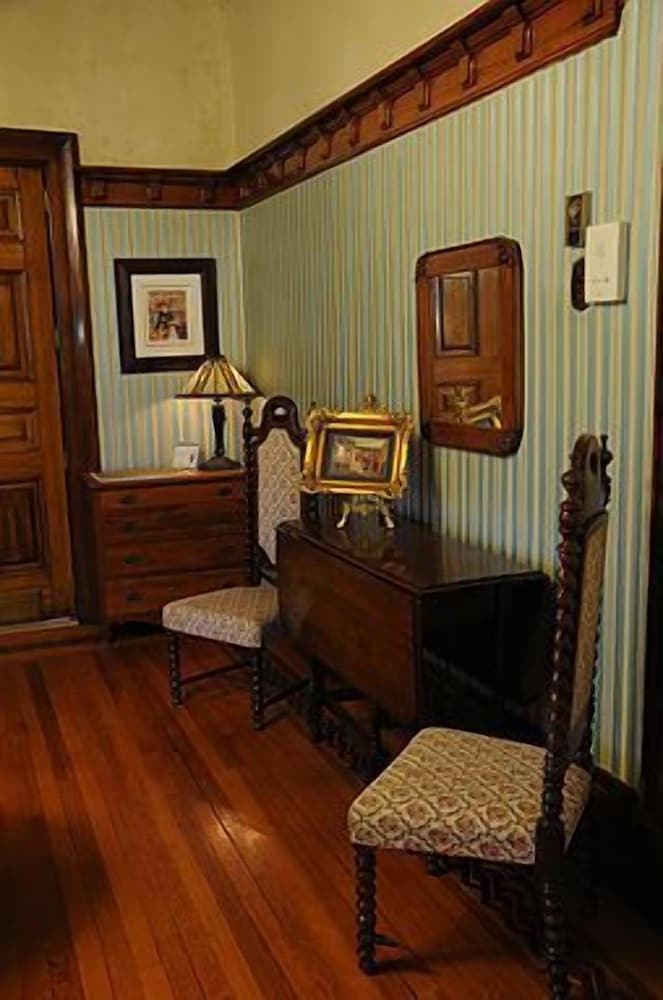 Brockville Vacations - The Noble Suites - Property Image 119