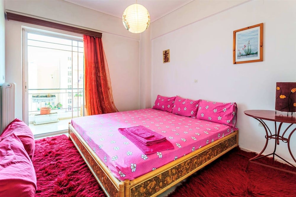 Bright Comfy Flat Near the Beach the City Center