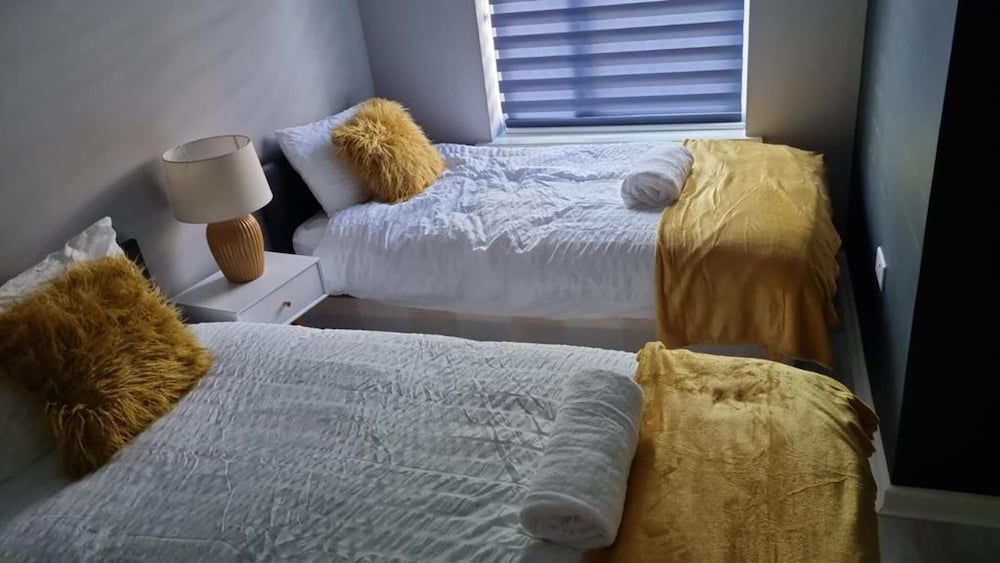 Luxurious 2 Bedroom Flat Ashford view 4