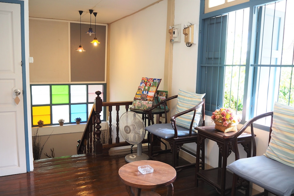 Stay With Me Guesthouse
