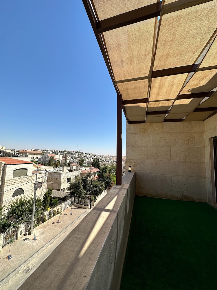 Luxurious Amman Apartment With Private Pool and Modern Amenities