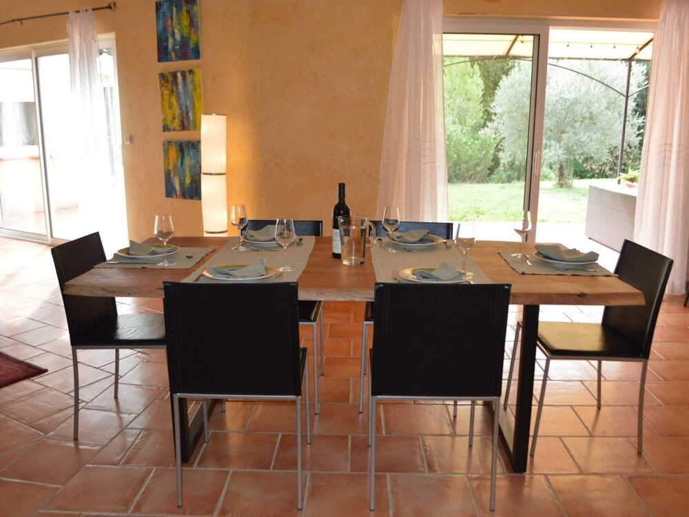 House in Montfort-sur-argens With Garden