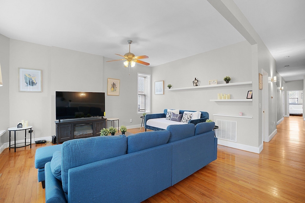 Spacious 3-Bedroom with King Bed