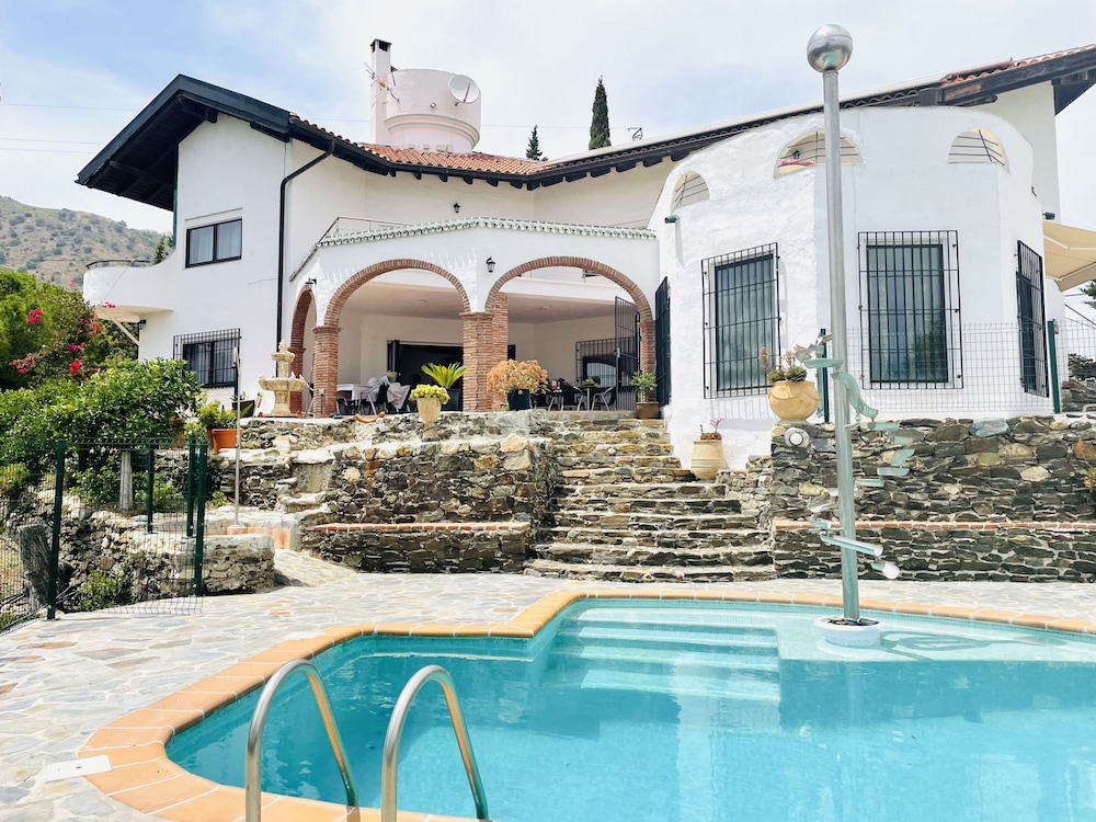 Casa Rural Comares con Piscina Privada by At Home