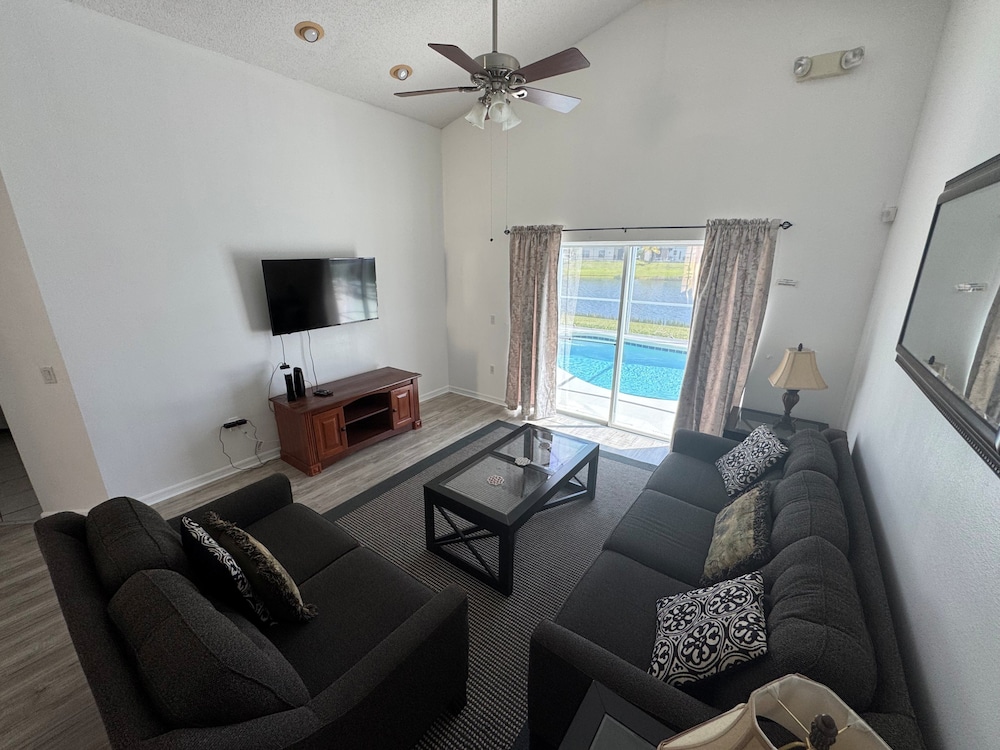 Relaxing 3br/2ba Home - Just 15 Minutes From Disney!