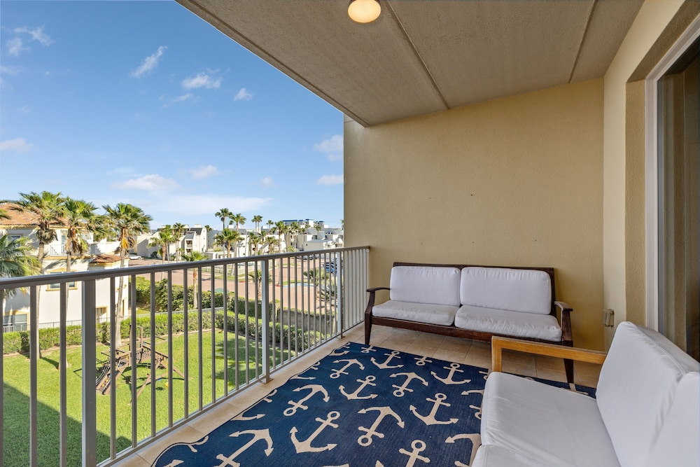 Las Villas Condo Unit 301 - 5 Night Minimum Stays 3 Bedroom Condo