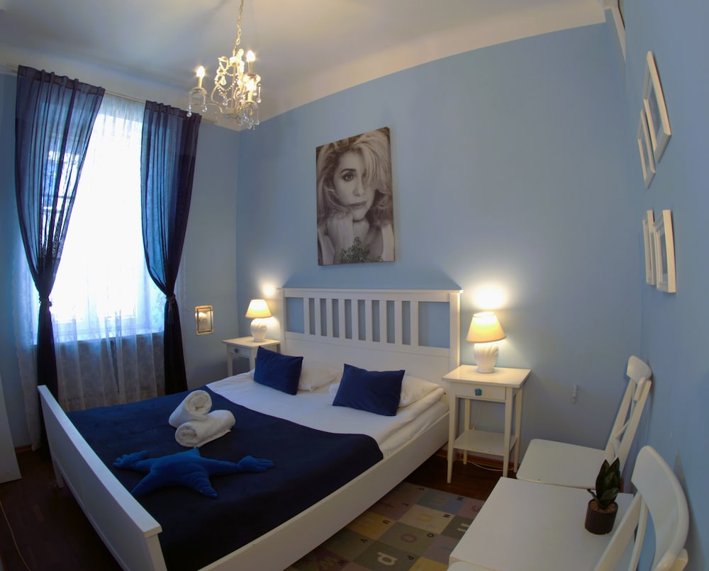 Chmielna Guest House