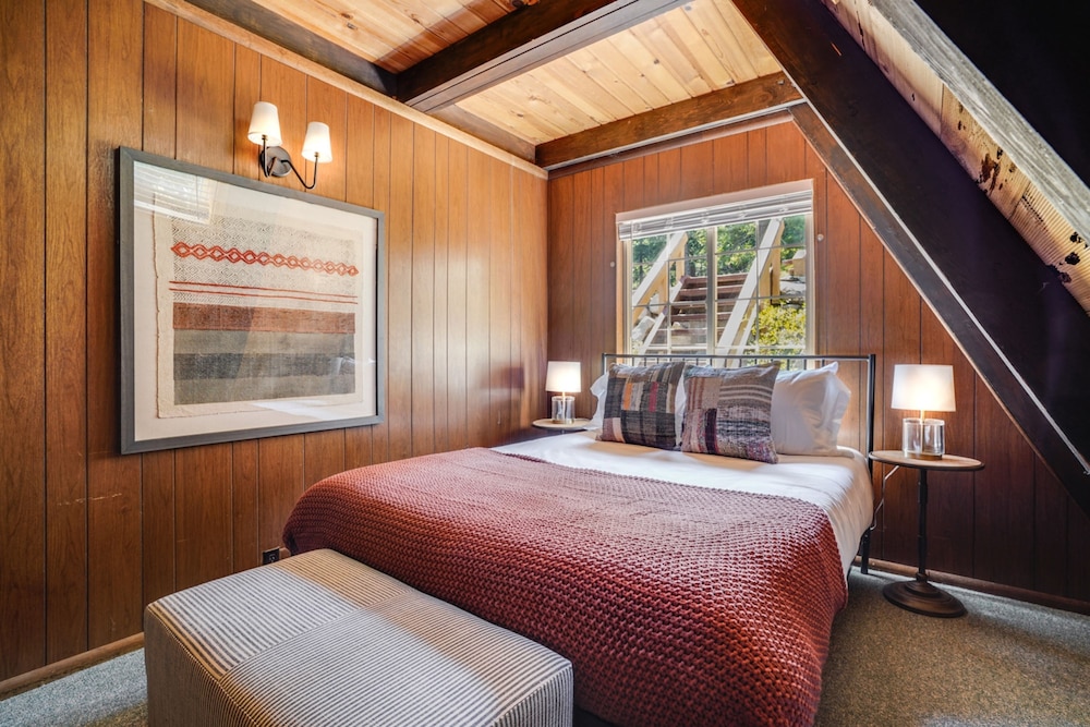Horizon by Avantstay Stunning A-frame Cabin w Hot Tub Billiards Lake Views