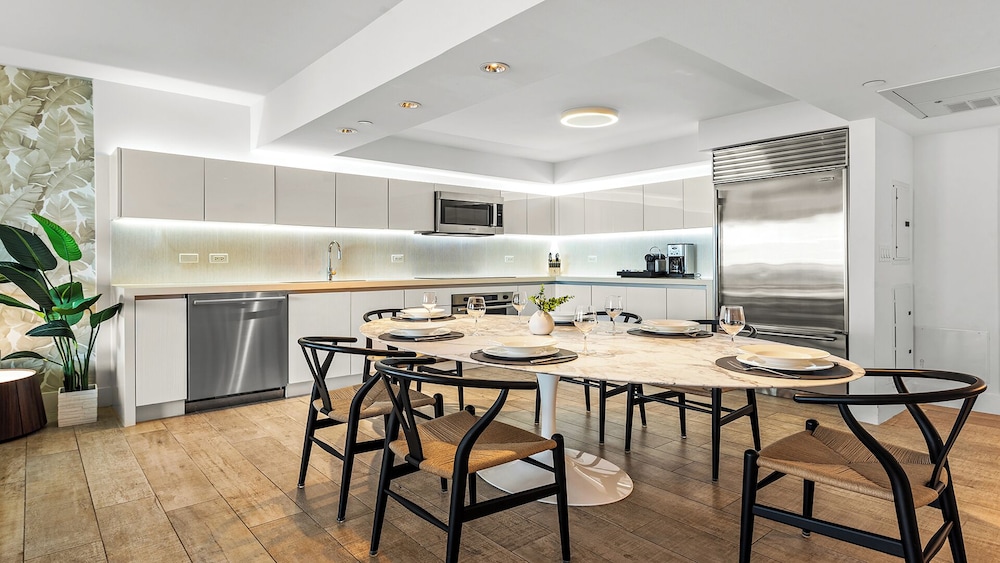 Luxury Vacation Rentals at 1 Hotel & Homes by LRMB