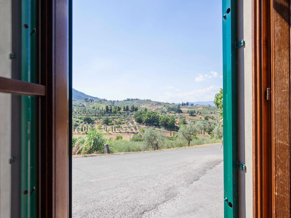 Farmhouse Abode With Pool and Tuscan Charm, photo 7