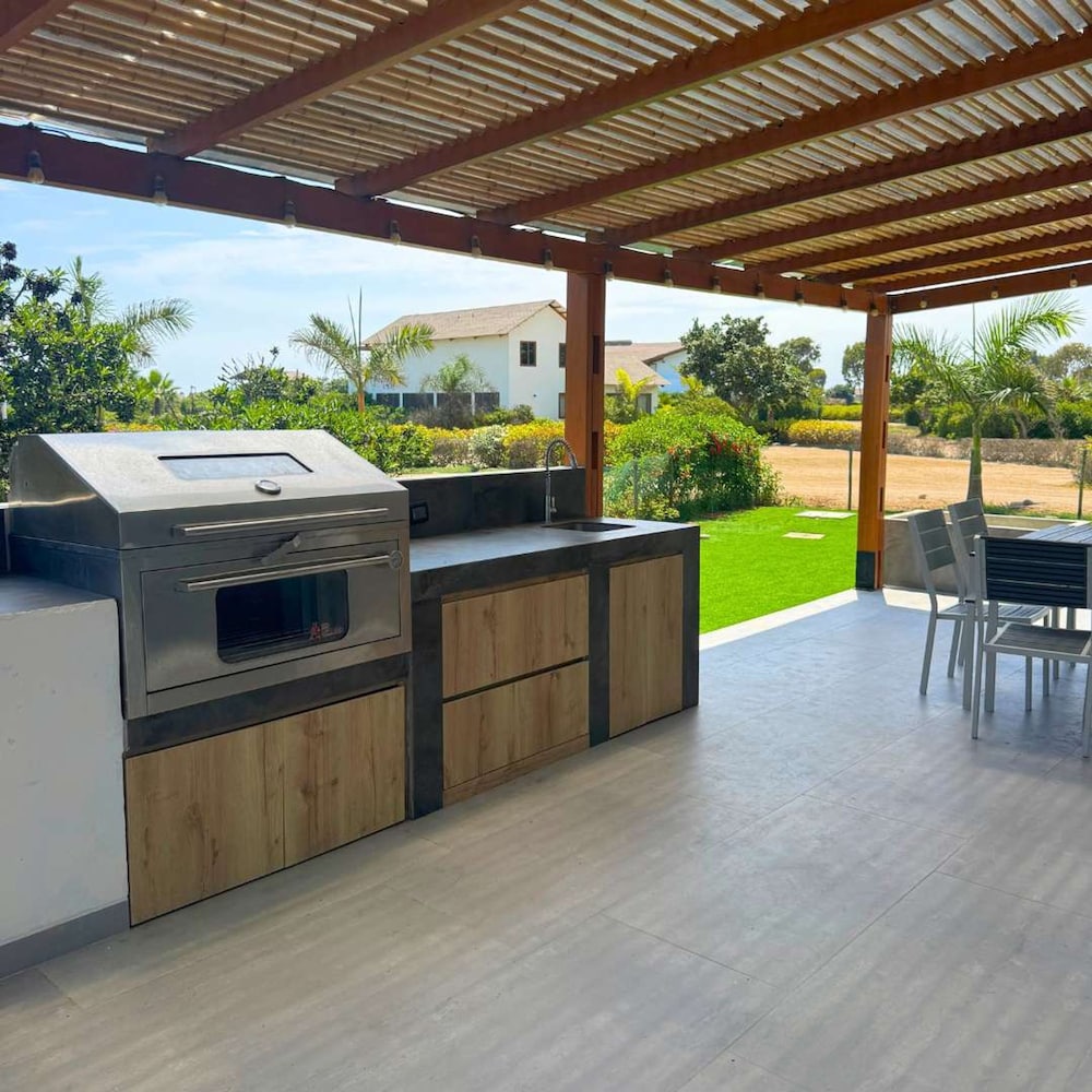 Hop Honolulu Exclusiva Oasis y Playa en Chincha