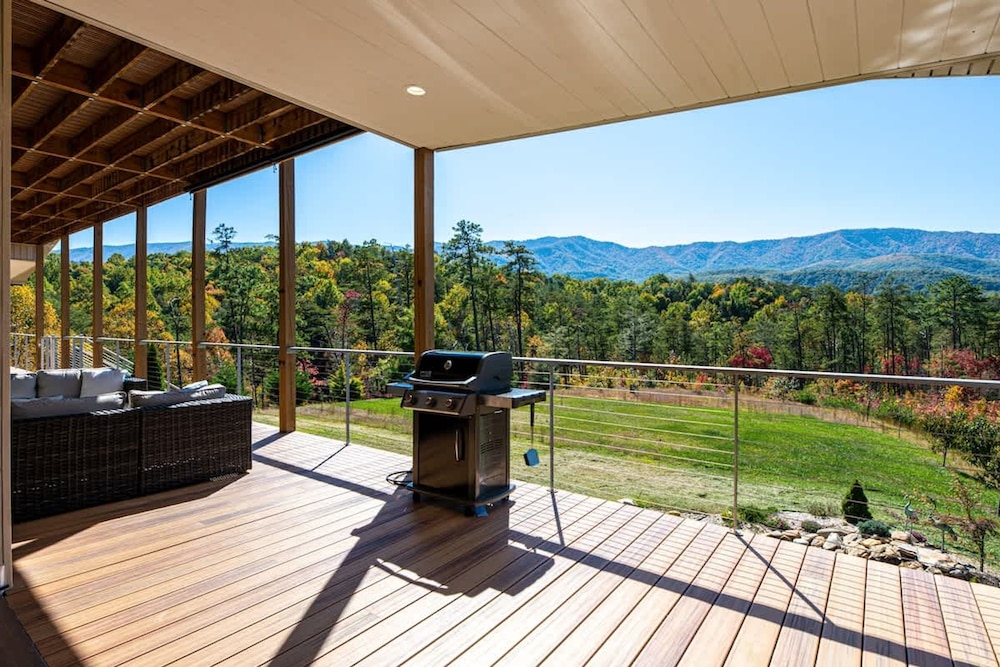 Sleeps12 Pet Friendly 2 Hottubs Views Full Kitchen